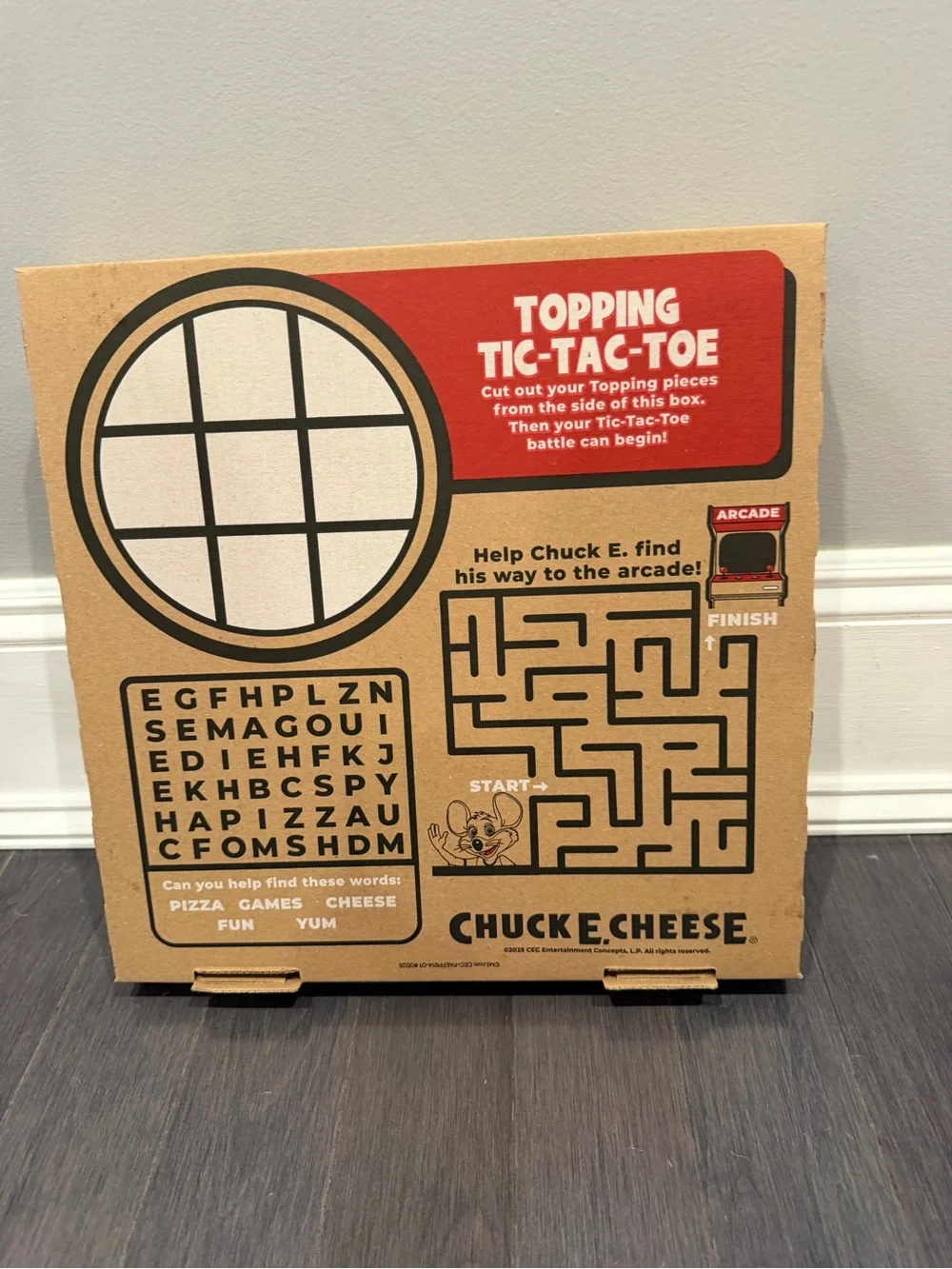 NWOT Chuck E. Cheese Kids' Pizza Box – Red & Brown Kraft Design with Games